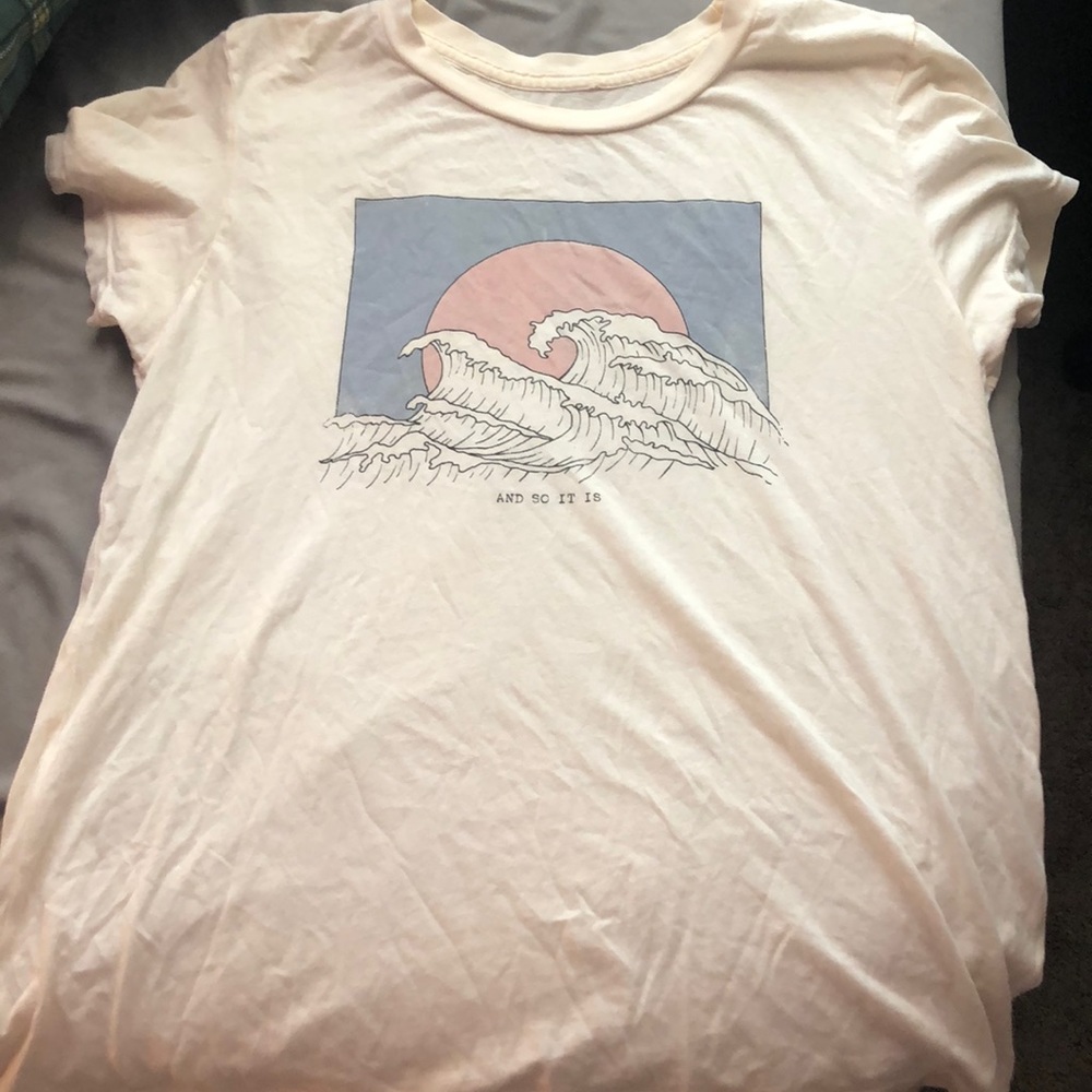 Medium tee with logo